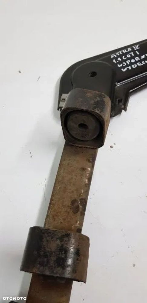 WIESZAK UCHWYT WSPORNIK MOCOWAN WYDECHU ASTRA IV J - 4