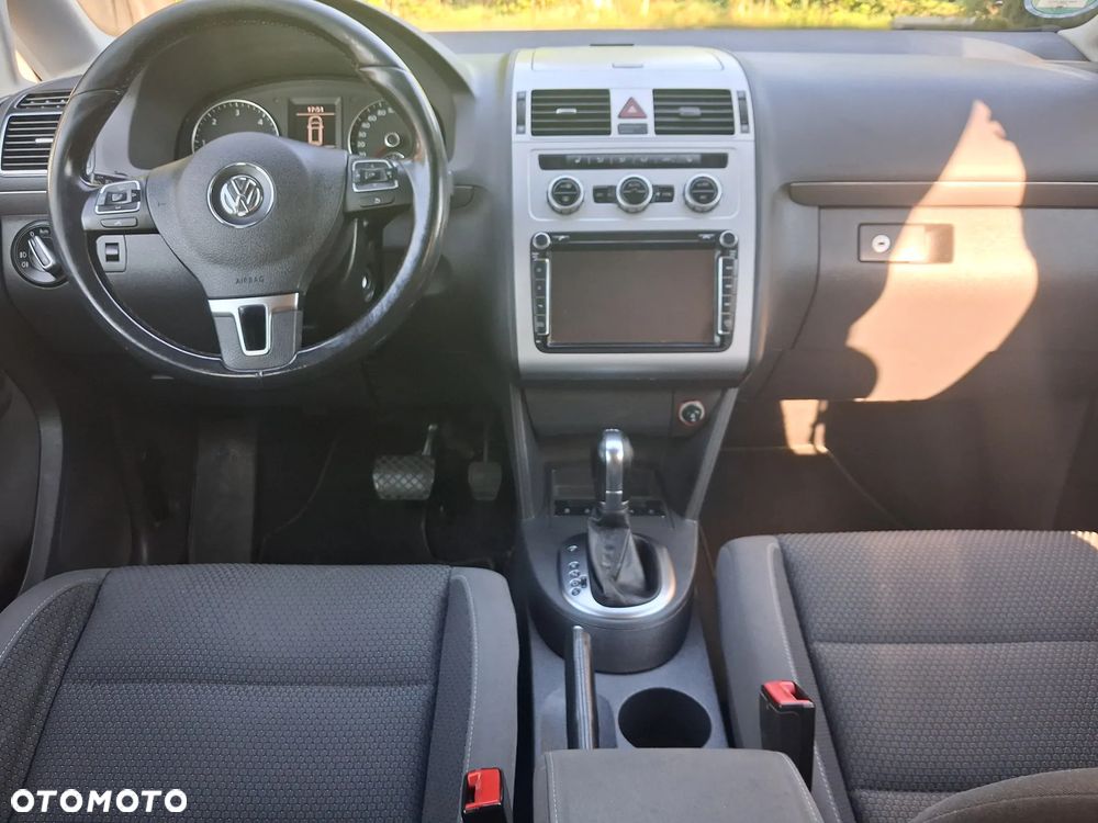 Volkswagen Touran - 20