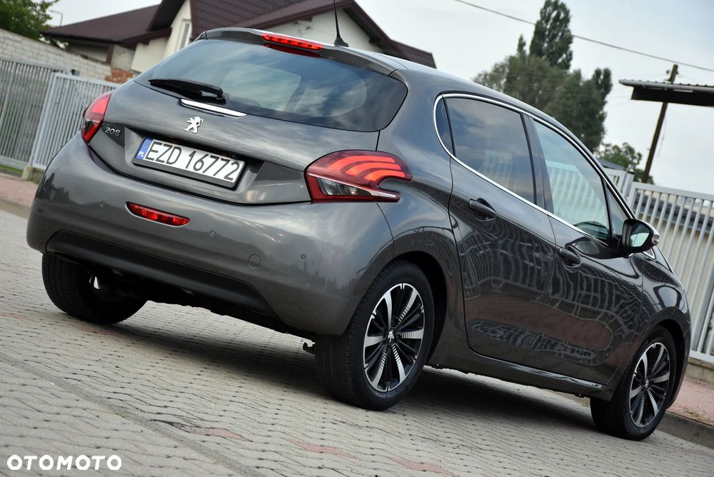 Peugeot 208 - 4