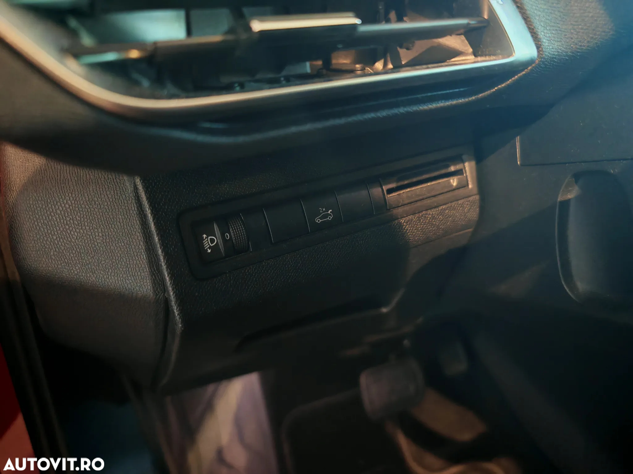 Peugeot 3008 1.2 PureTech S&S EAT8 Allure - 17