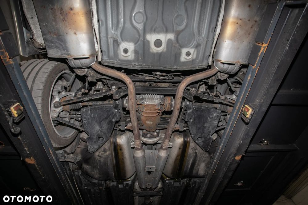Lexus LS Prezydent - 35
