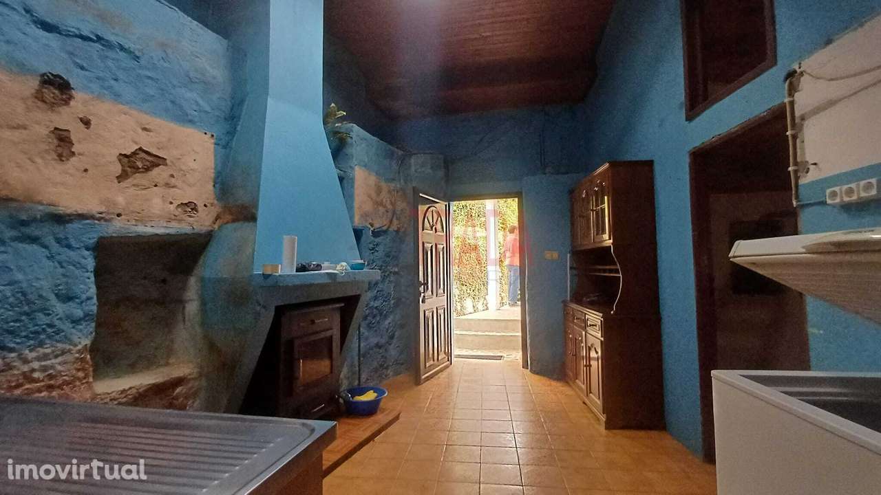 Moradia T2 com adega, horta e ruína em pedra para restauro – Vieira... - Grande imagem: 3/13