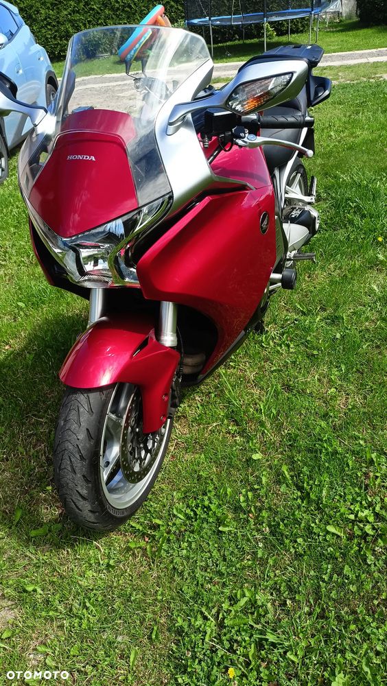 Honda VFR - 9