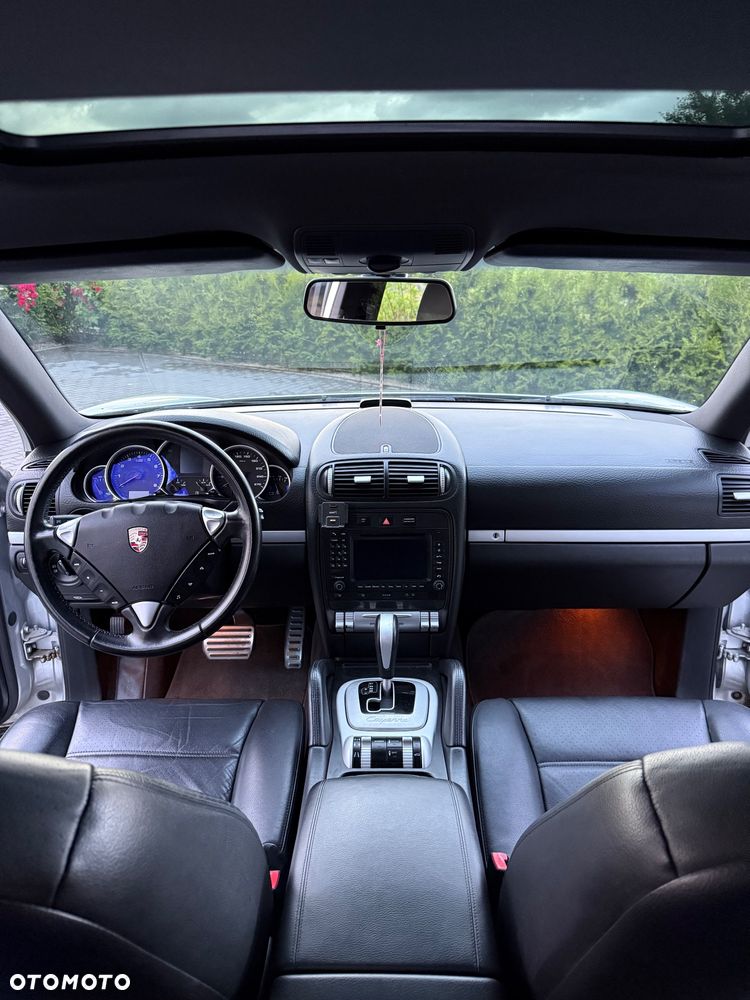 Porsche Cayenne - 14