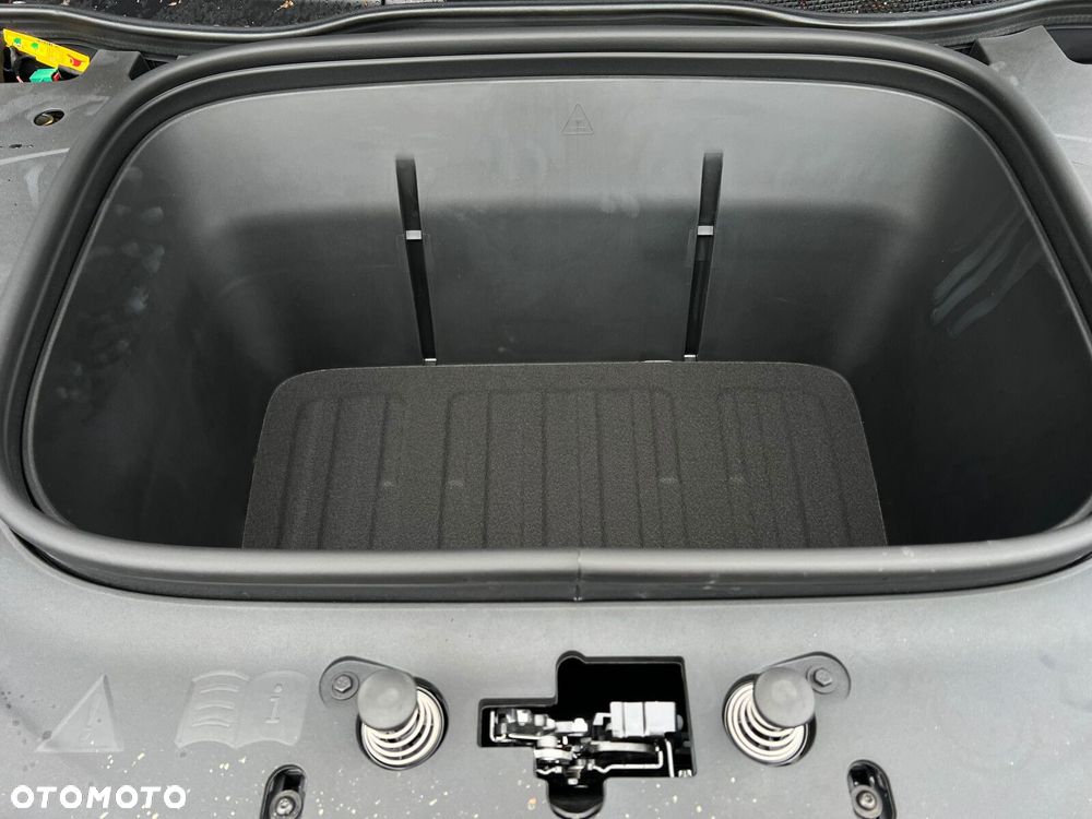 Mercedes-Benz GLB 250+ EQ 85kWh - 8