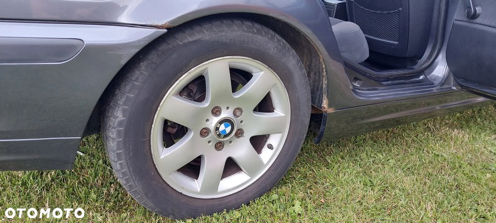 BMW Seria 3 323i - 16