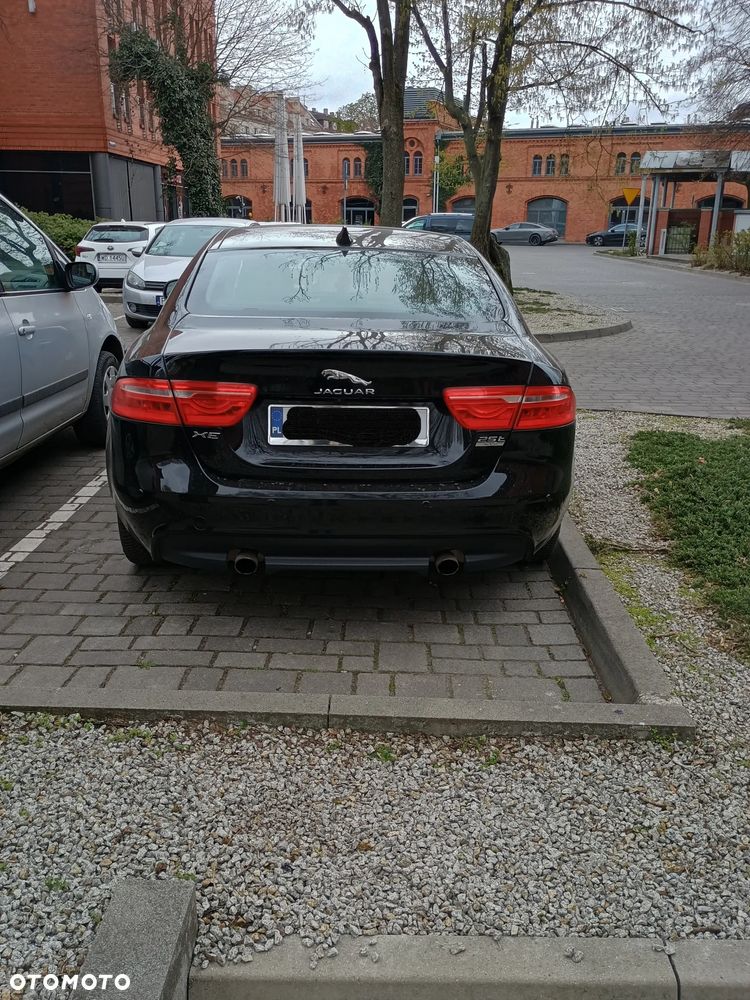 Jaguar XE 25t AWD Portfolio - 4
