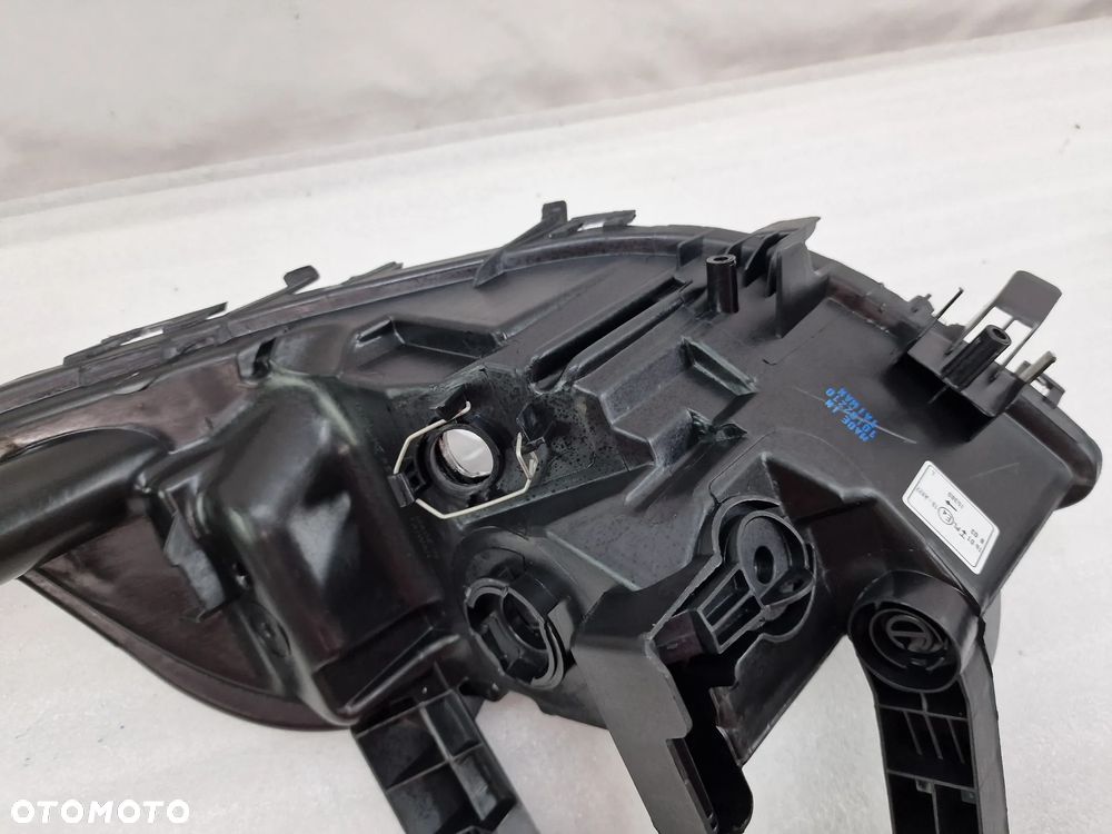 OPEL ASTRA J IV 4 09- NOWY LEWY HALOGEN , NR AUKCJI H206 - 8