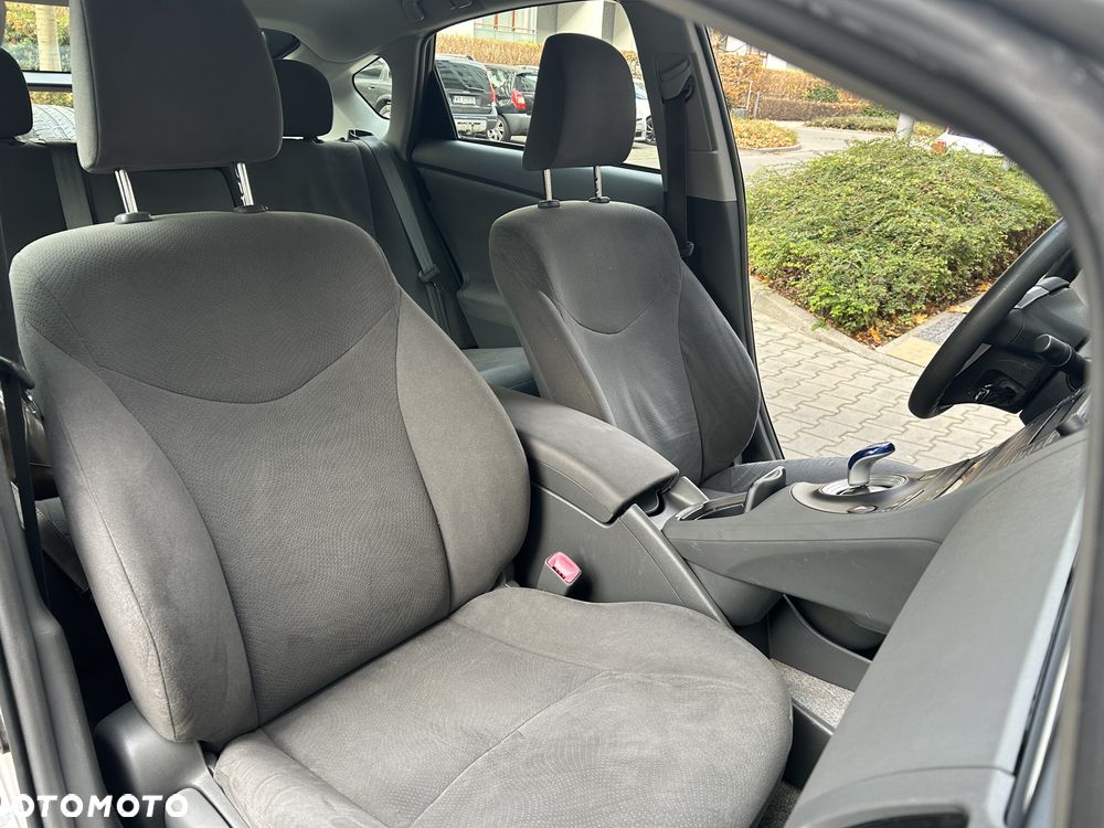 Toyota Prius 1.8 HSD Sol - 21