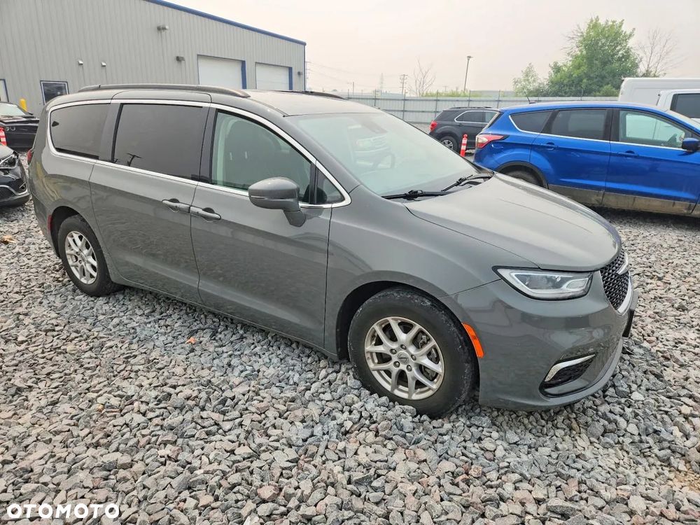 Chrysler Pacifica - 2