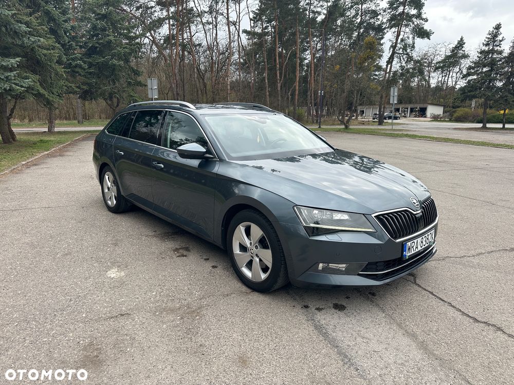Skoda Superb 2.0 TDI DSG Ambition - 2