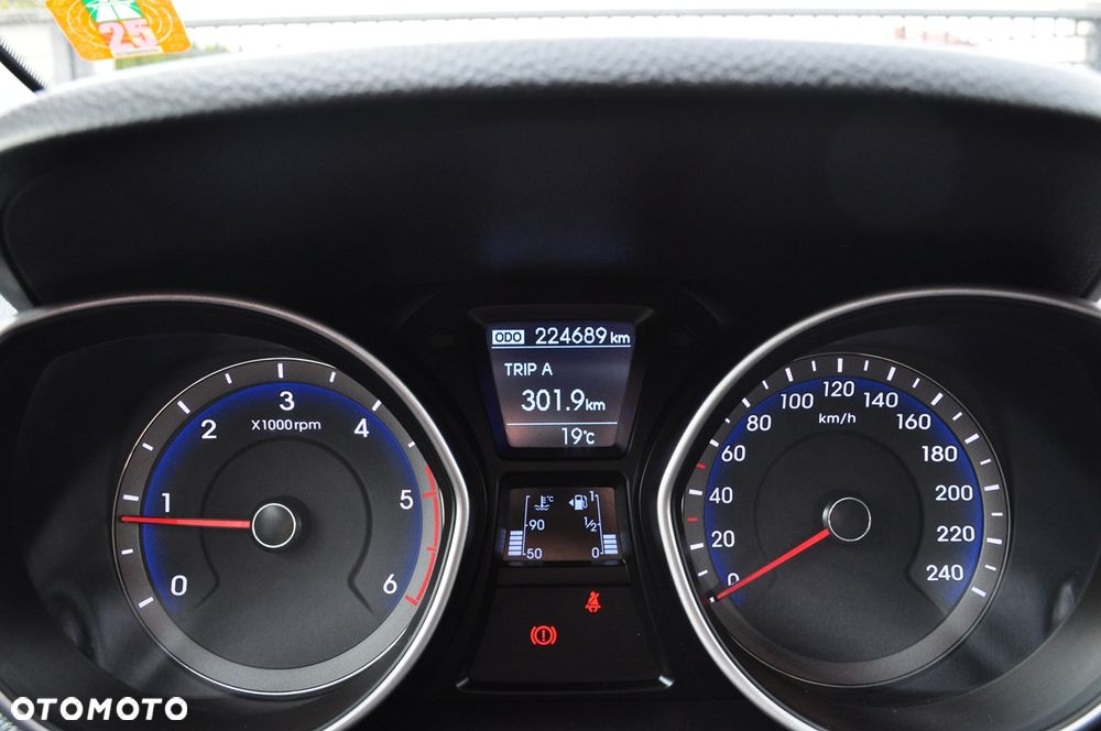 Hyundai i30 1.6 CRDi Fifa World Cup Edition - 10