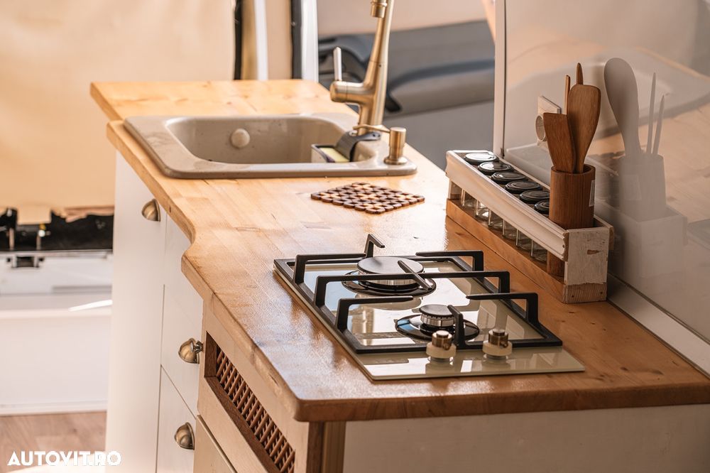 Mercedes-Benz Sprinter - 10