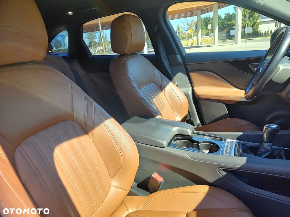 Jaguar F-Pace 20d AWD Pure - 21