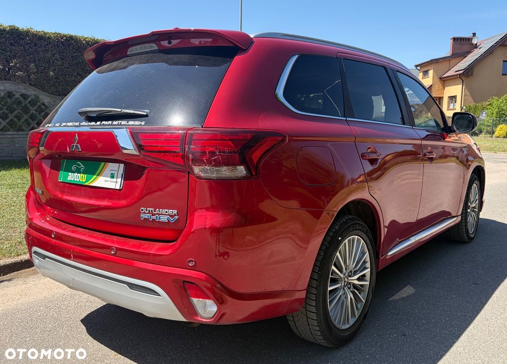 Mitsubishi Outlander - 12