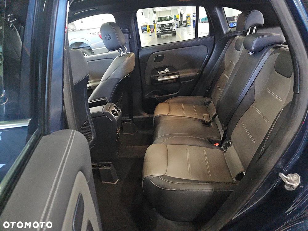 Mercedes-Benz GLA 250 4-Matic - 12