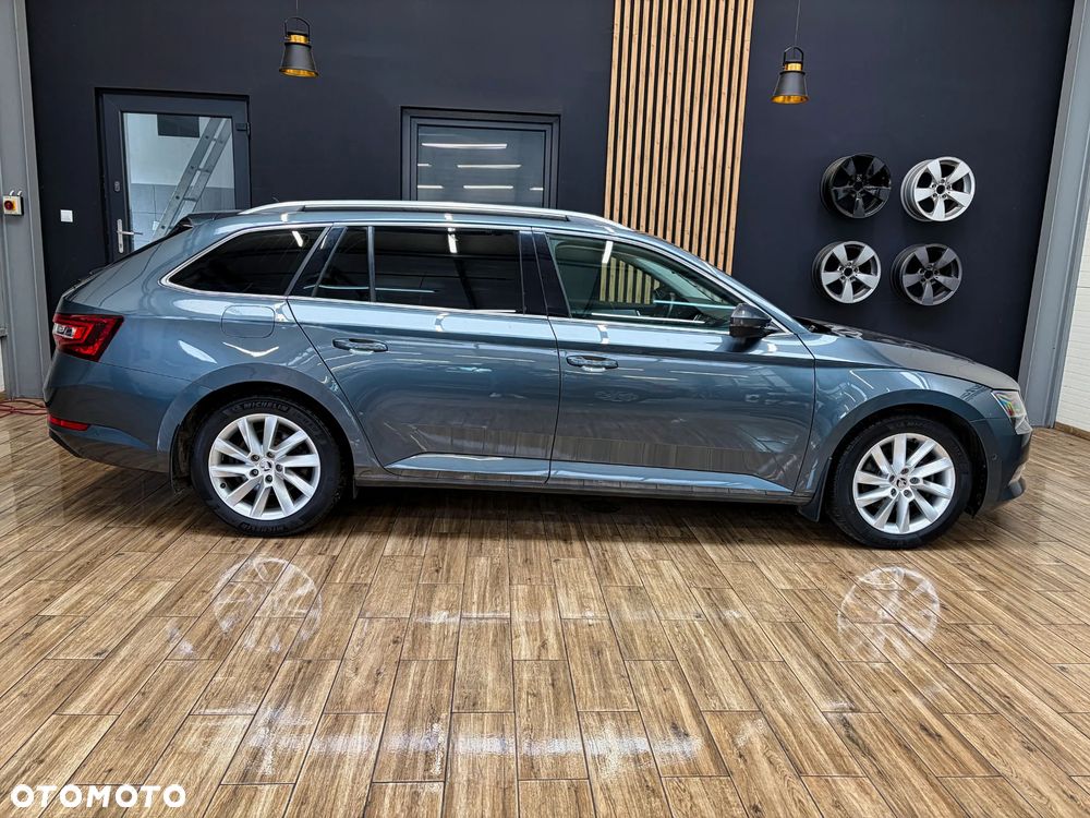Skoda Superb 2.0 TDI DSG Sportline - 6