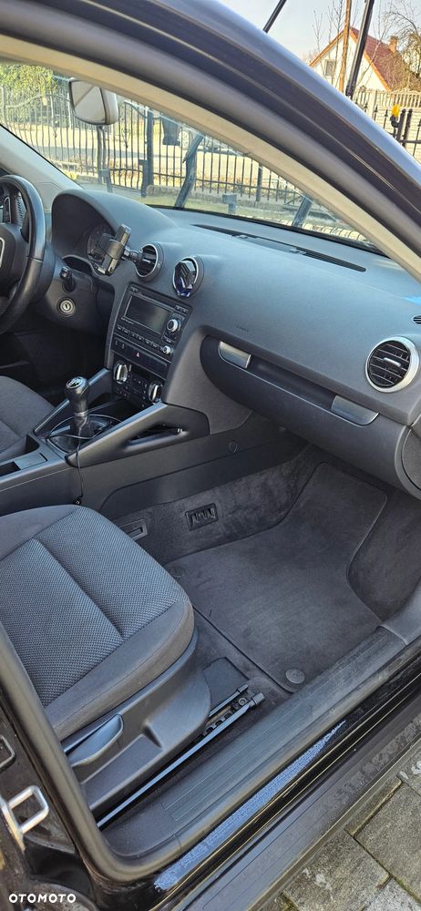 Audi A3 Sportback 1.6 TDI DPF Attraction - 9