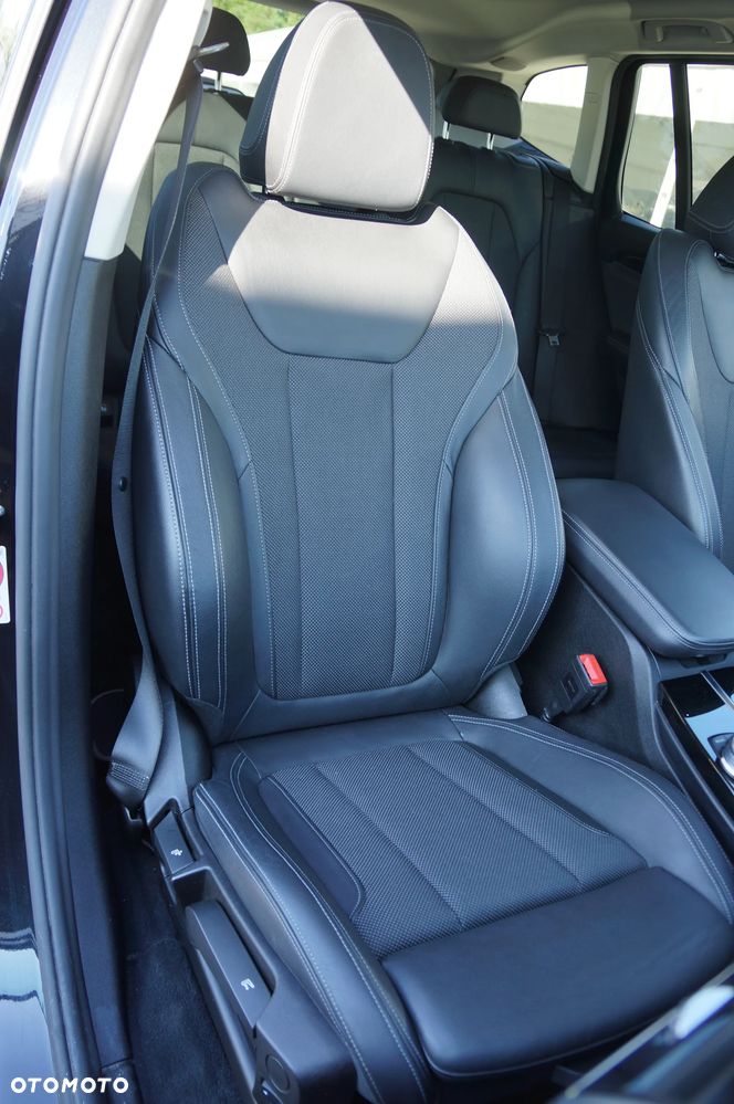 BMW X3 xDrive20d - 28