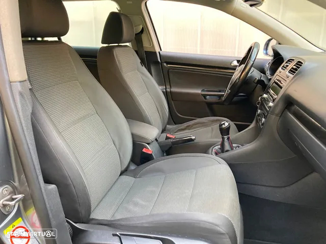 VW Golf Variant 1.6 TDi Sportline - 25
