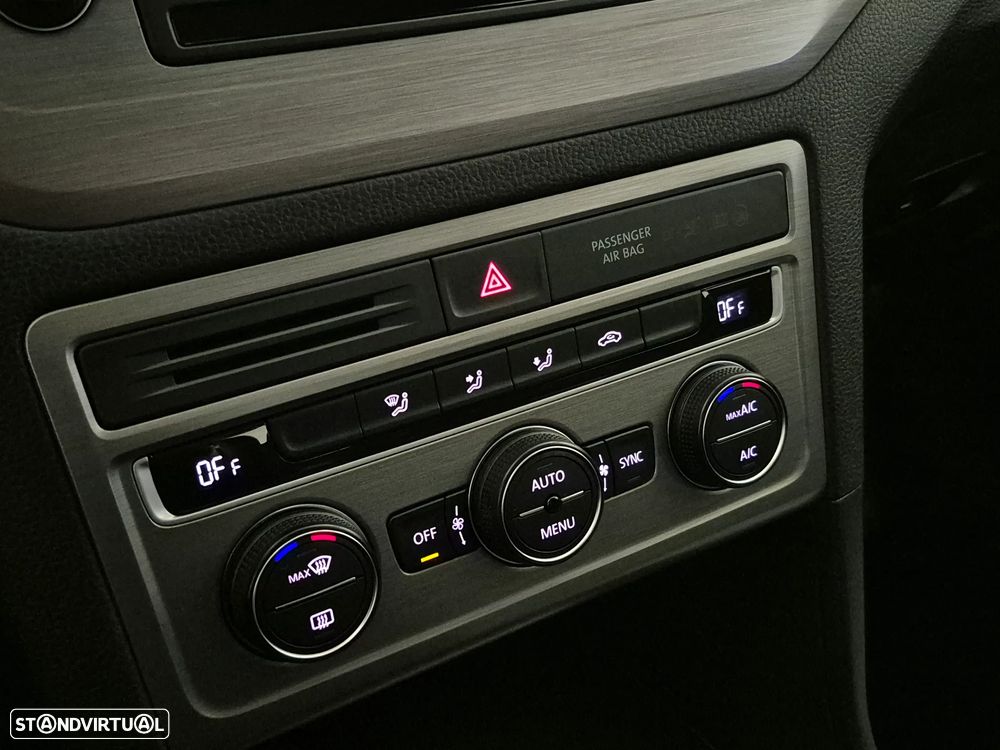 VW Golf Sportsvan 1.6 TDI Confortline BlueMotion - 19