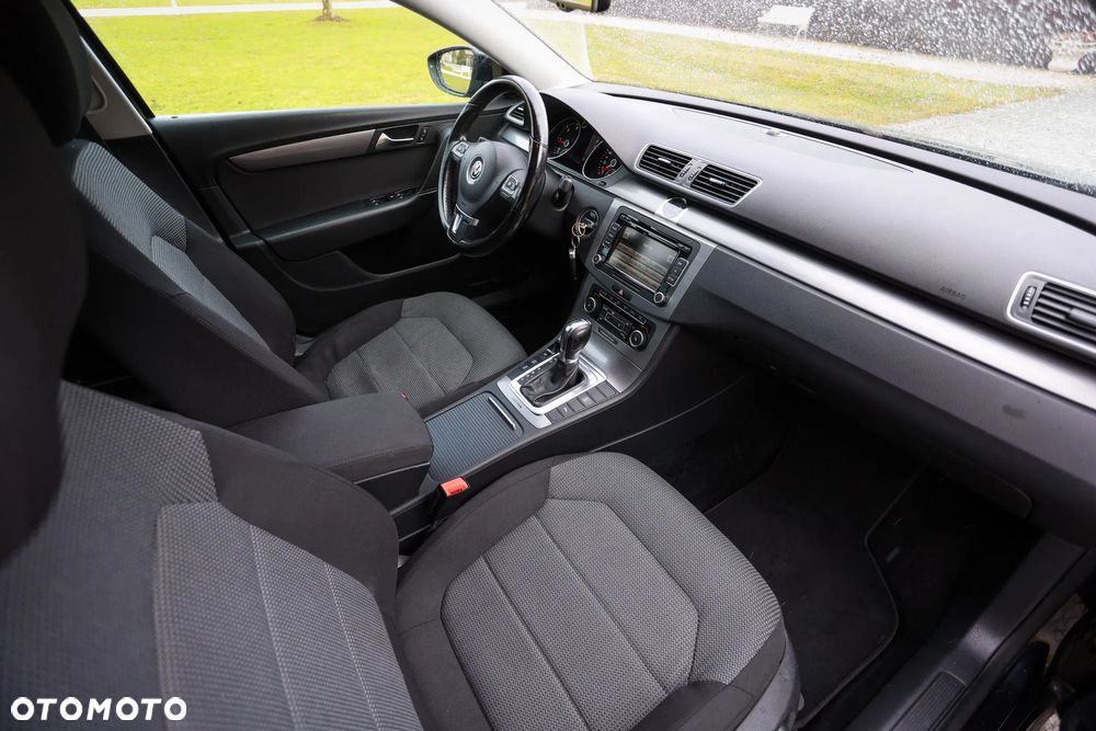 Volkswagen Passat 2.0 TDI 4Motion DSG BlueMotion Tech Highline - 23