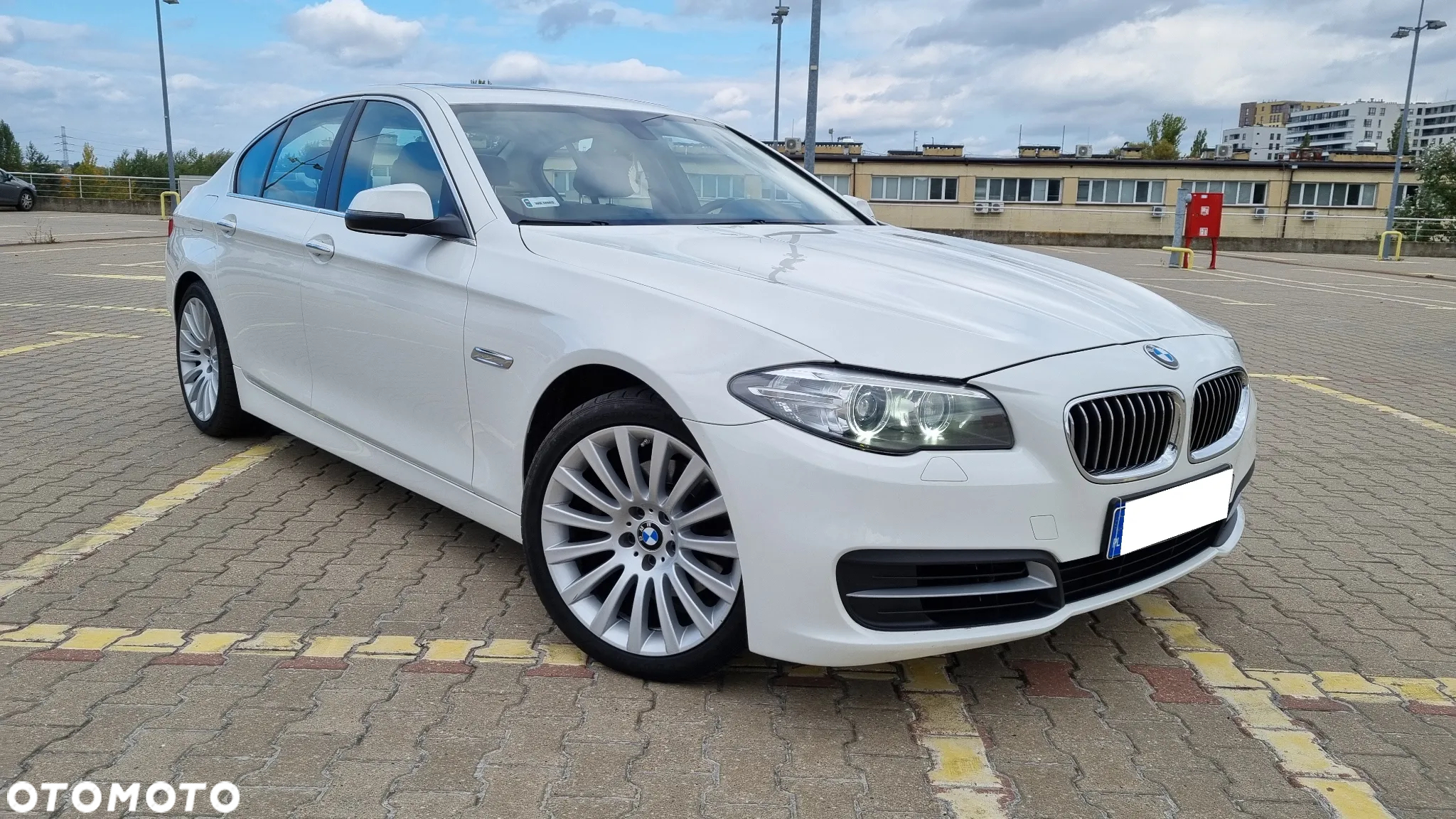 BMW Seria 5 528i - 5