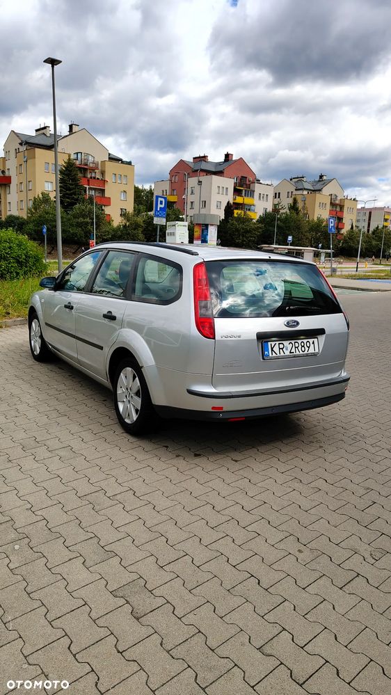 Ford Focus 1.6 16V Trend - 4