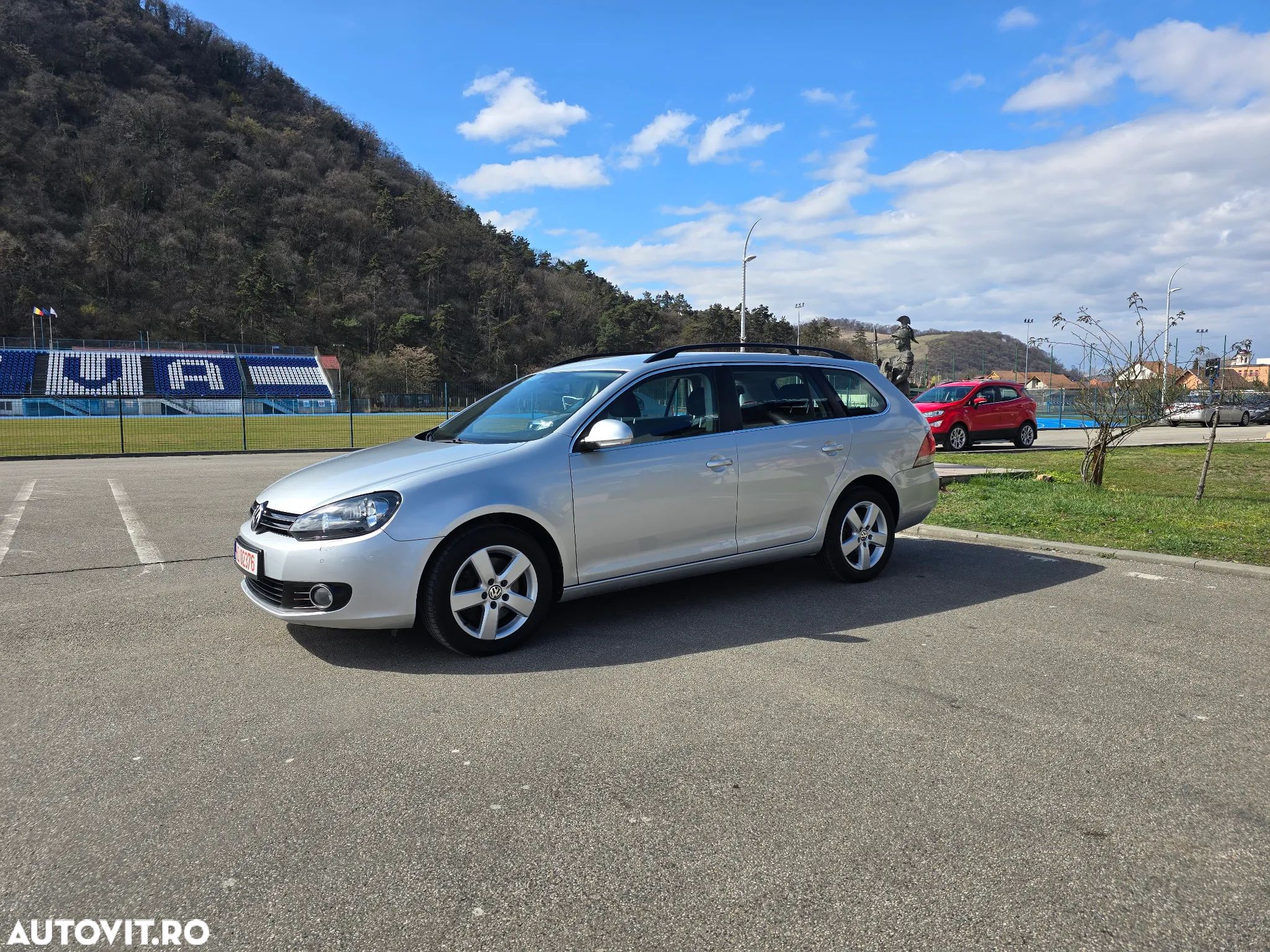 Volkswagen Golf - 1