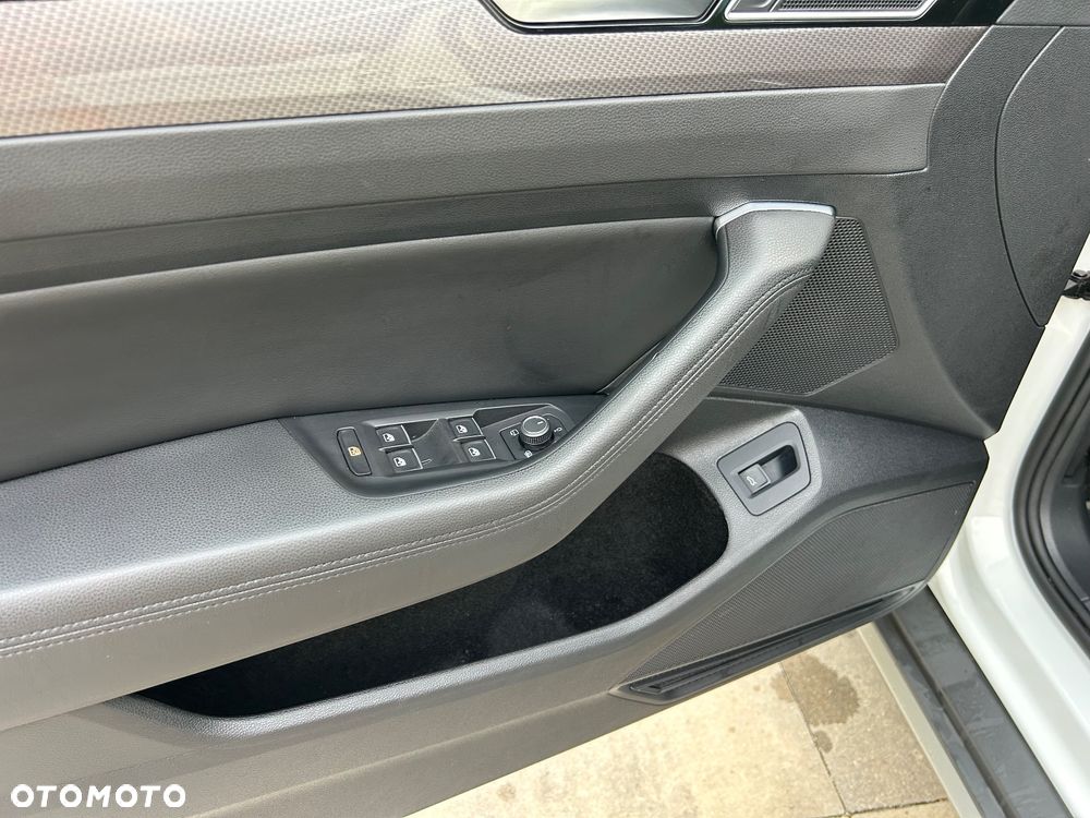 Volkswagen Passat Alltrack 2.0 TDI SCR DSG 4Motion - 15