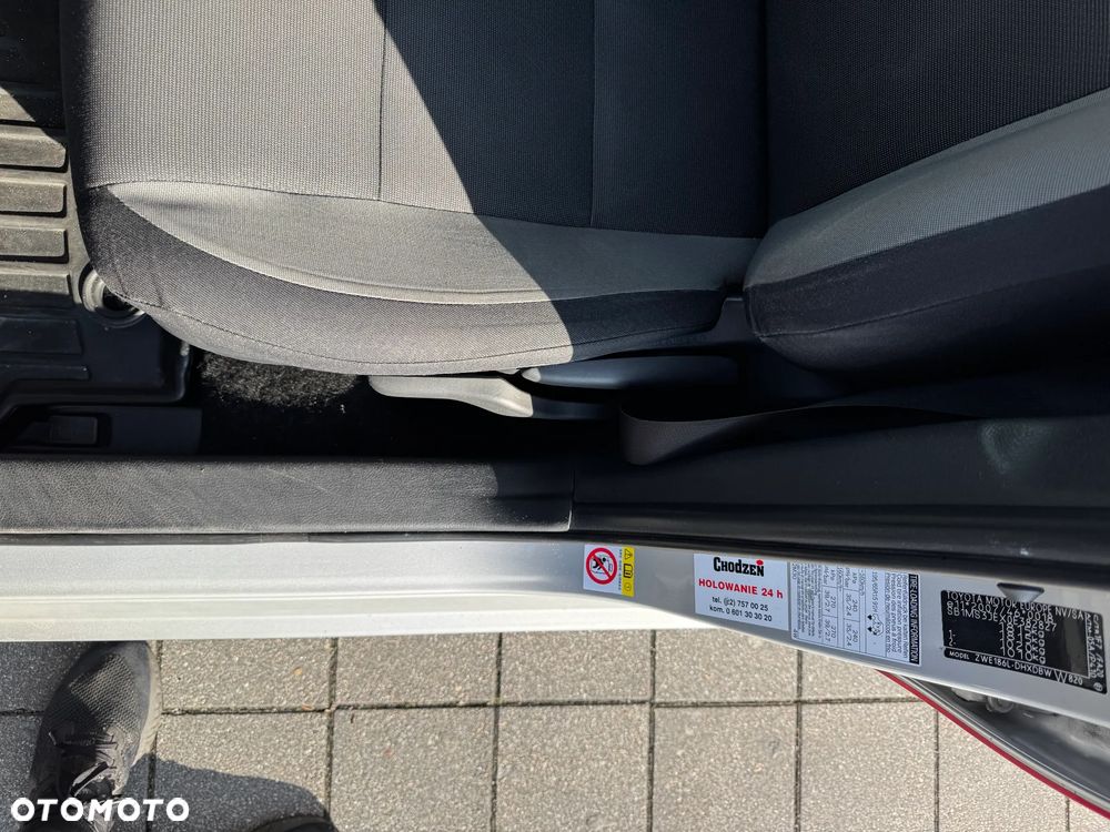 Toyota Auris Hybrid 135 Active - 12