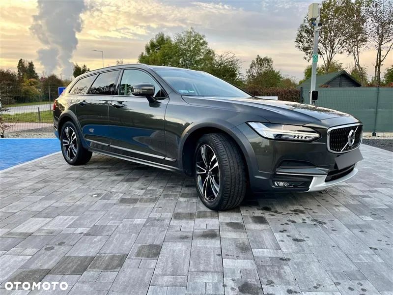 Volvo V90 Cross Country - 4