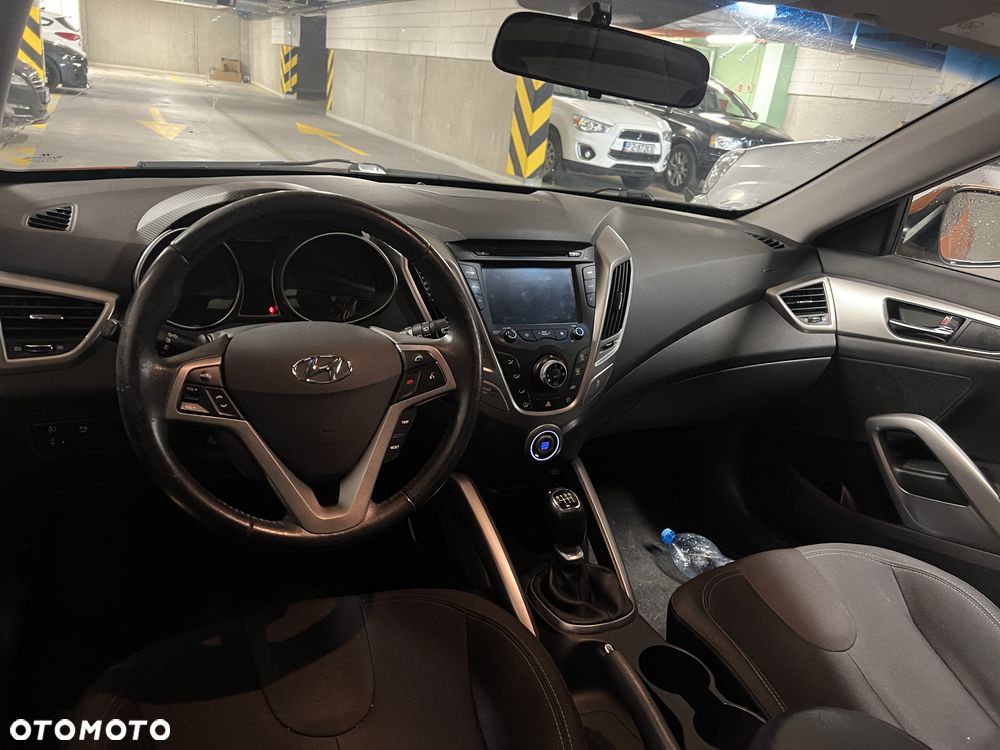 Hyundai Veloster 1.6 GDI Comfort - 4