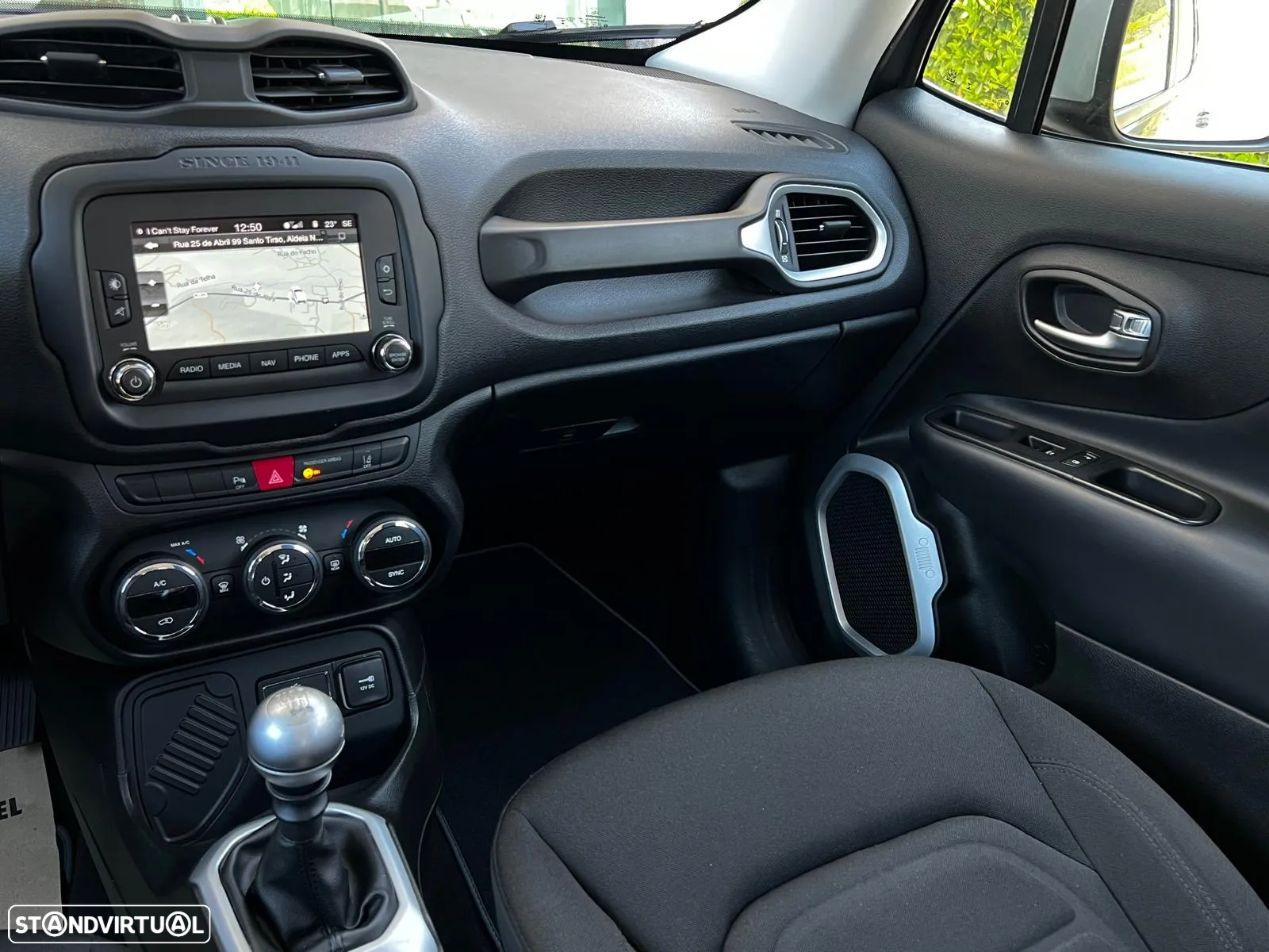 Jeep Renegade 1.6 MJD Limited - 37