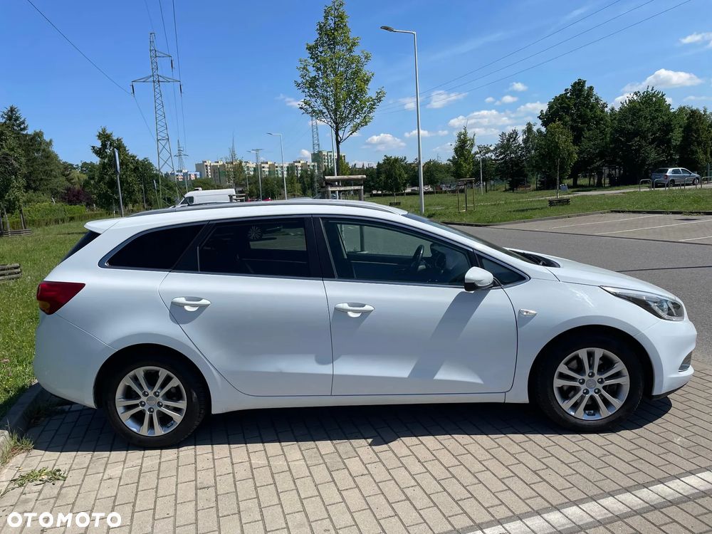 Kia Ceed 1.6 GDI ISG UEFA EURO 2016 - 6