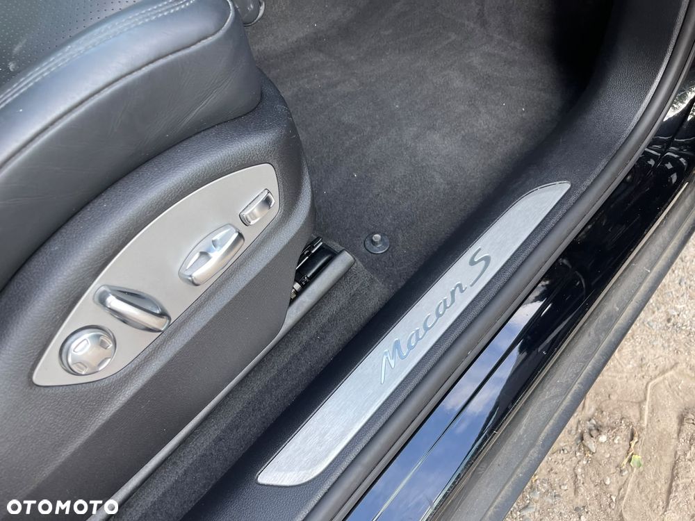 Porsche Macan S - 25
