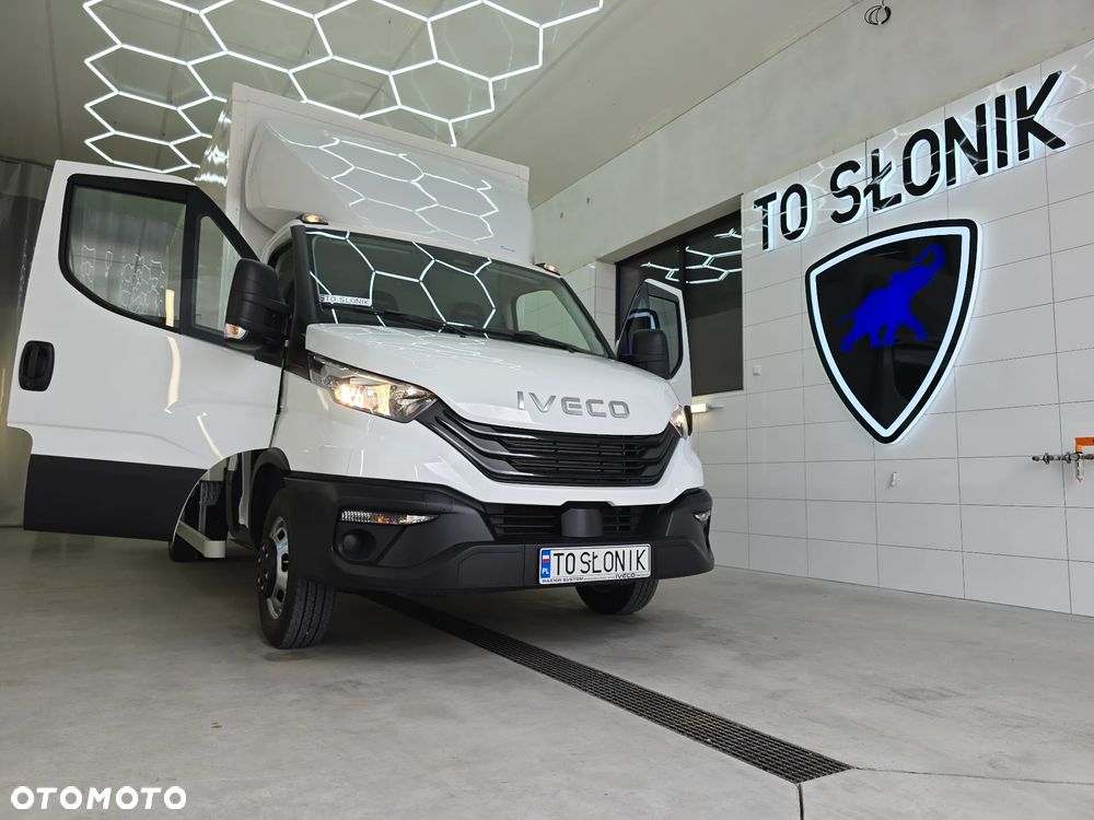 Iveco DAILY 35C16 / 50C16 KONTENER 8PALET WINDA DHOLLANDIA 750Kg 41Tyś km SERWIS ASO IVECO DO OSTATNIEGO Km STAN NOWY NOWY NOWY NA GWARANCJI BOGATA OPCJA WYPOSAŻENIA ASYSTENTY KIEROWCY TEMPOMAT KLIMA KAMERA COFANIA FOTEL KIEROWCY PNEŁMATYCZNY - 26