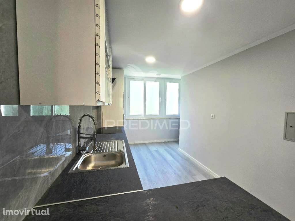 Apartamento T2, totalmente remodelado, em Benfica - Lisboa - Grande imagem: 3/14