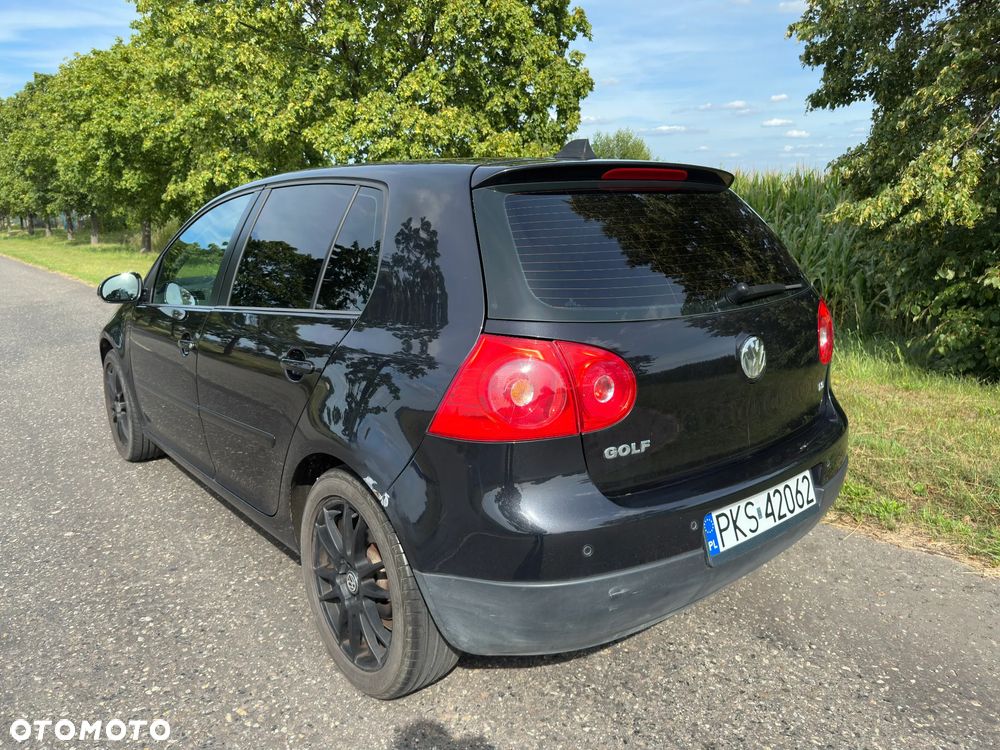 Volkswagen Golf - 6