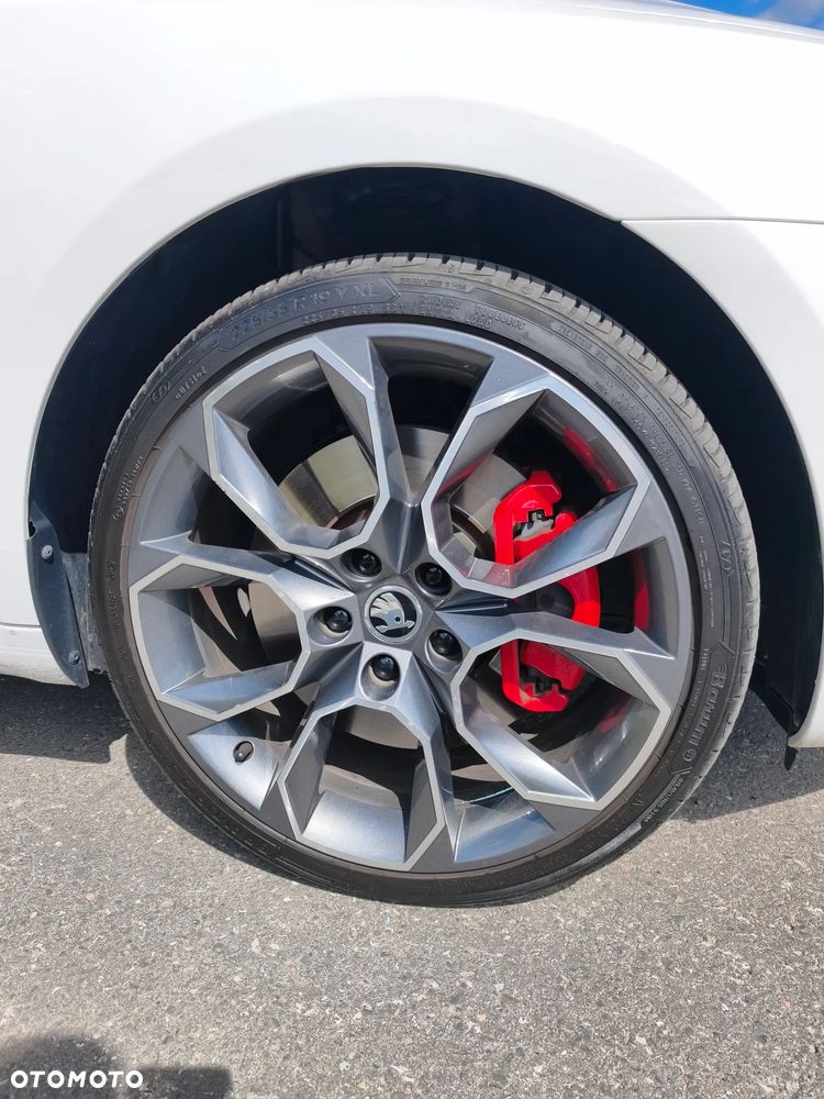 Skoda Octavia 2.0 TSI RS - 27