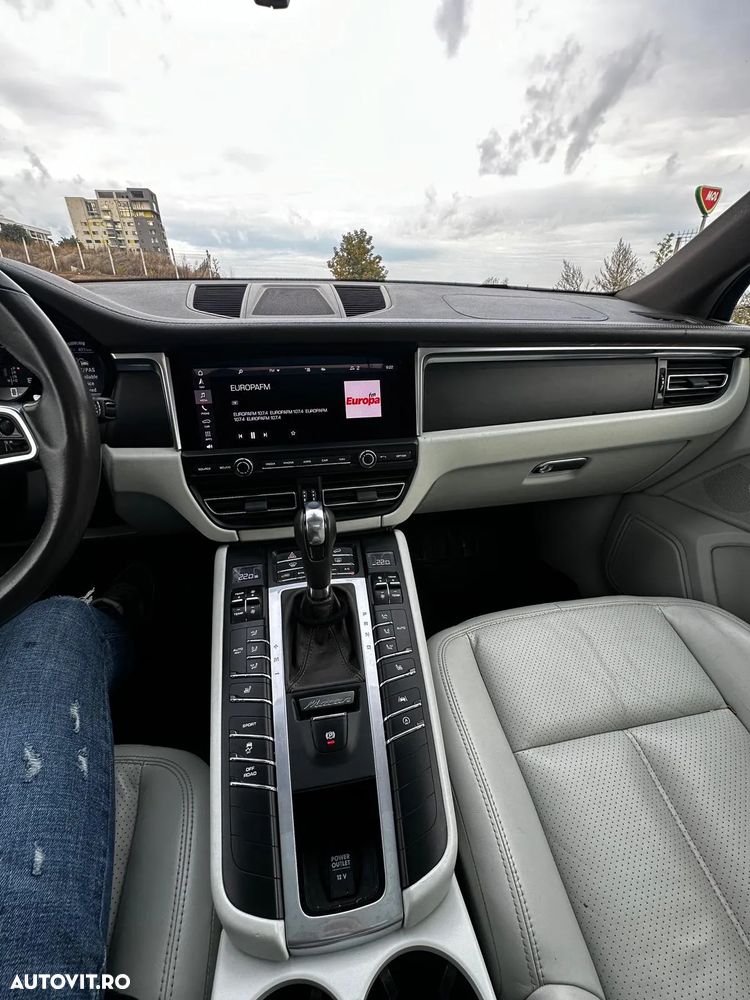 Porsche Macan Standard - 12