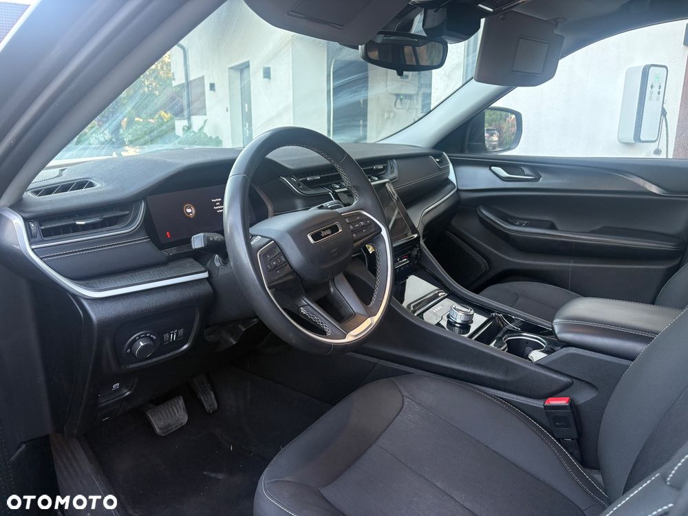 Jeep Grand Cherokee - 8
