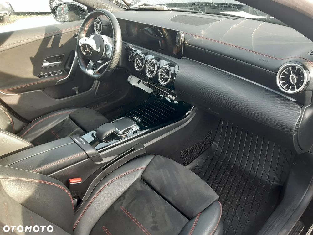 Mercedes-Benz CLA 180 7G-DCT AMG Line Advanced Plus - 13