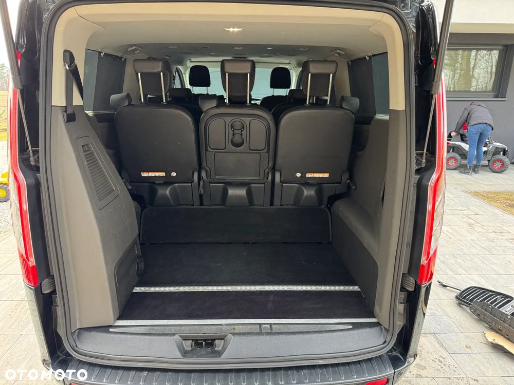 Ford Tourneo Custom - 23