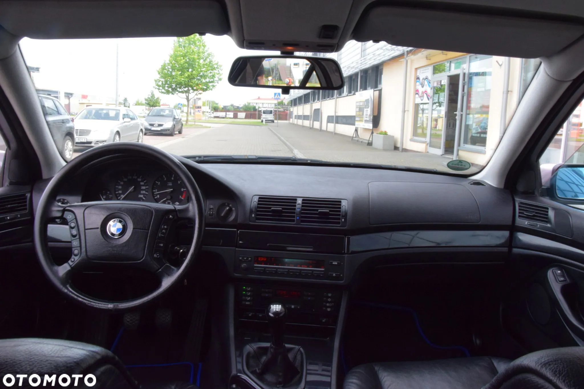 BMW Seria 5 523i - 28