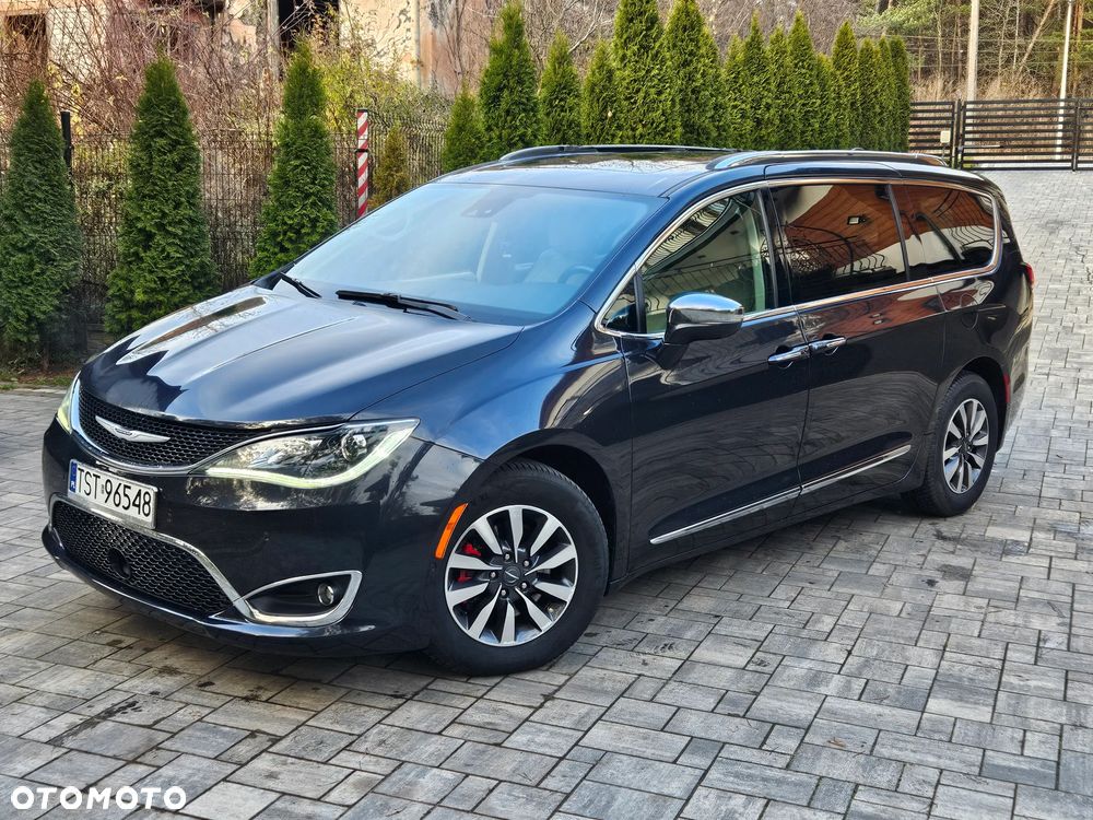 Chrysler Pacifica - 7