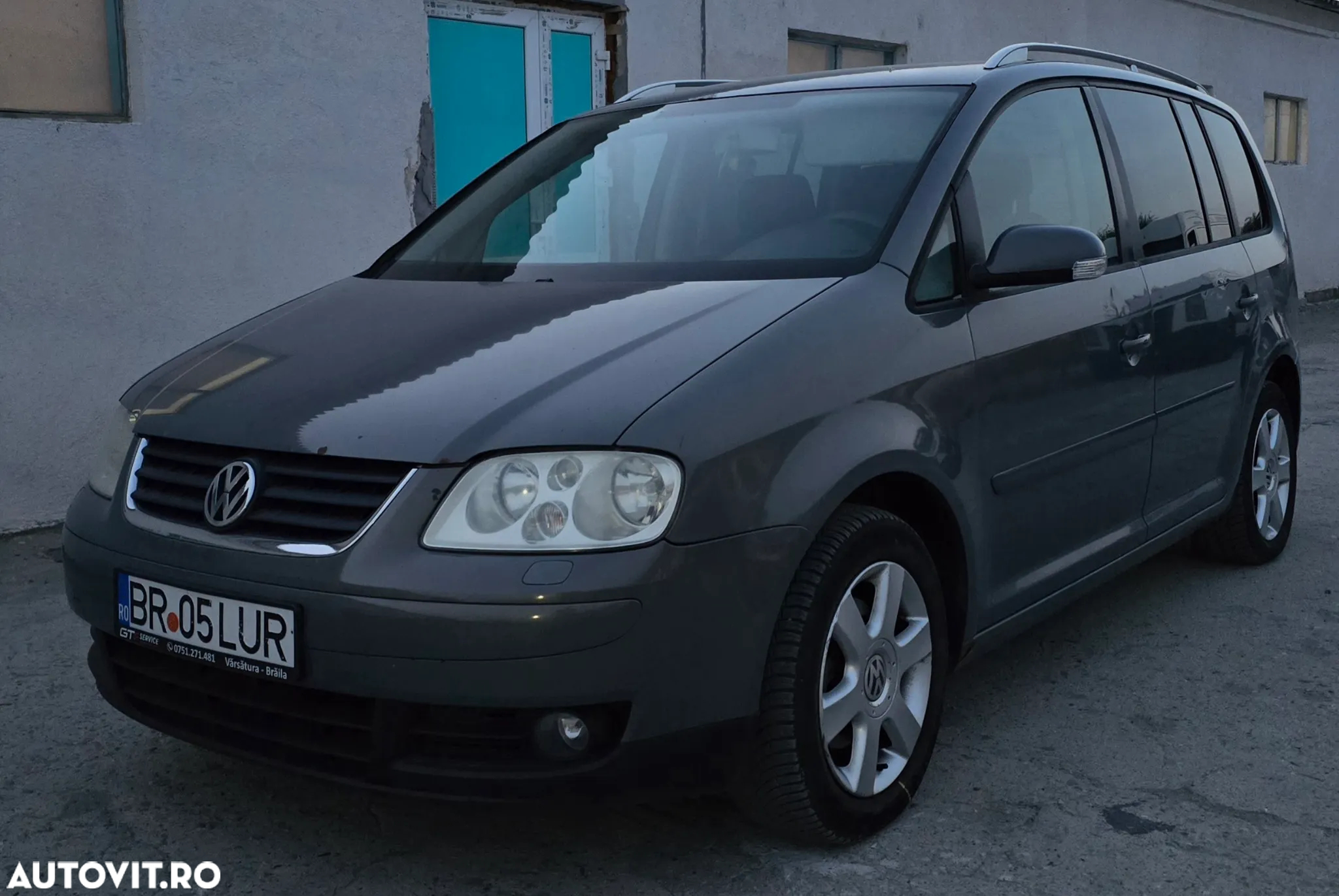 Volkswagen Touran 1.9TDI Highline DSG - 12