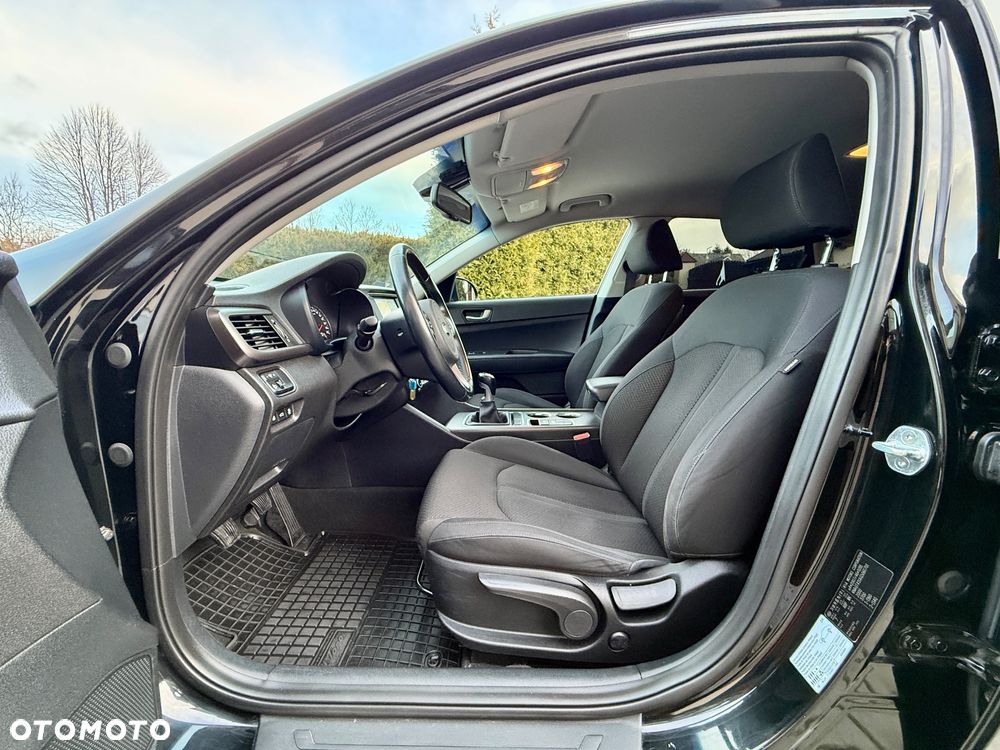 Kia Optima 2.0 M - 14