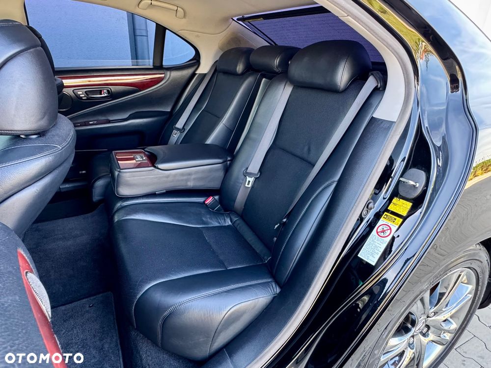 Lexus LS - 10