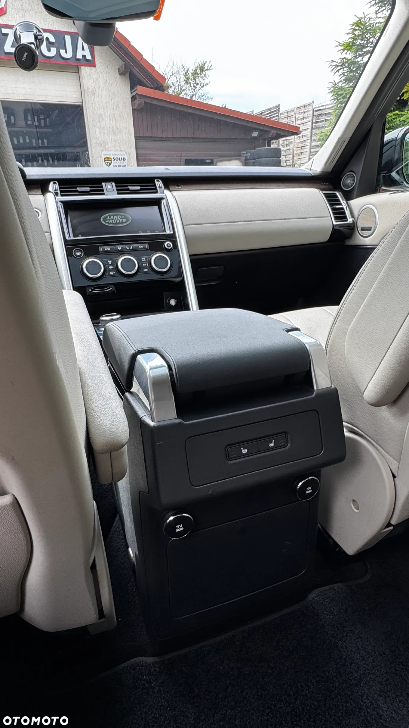 Land Rover Discovery V 2.0 SD4 HSE - 11